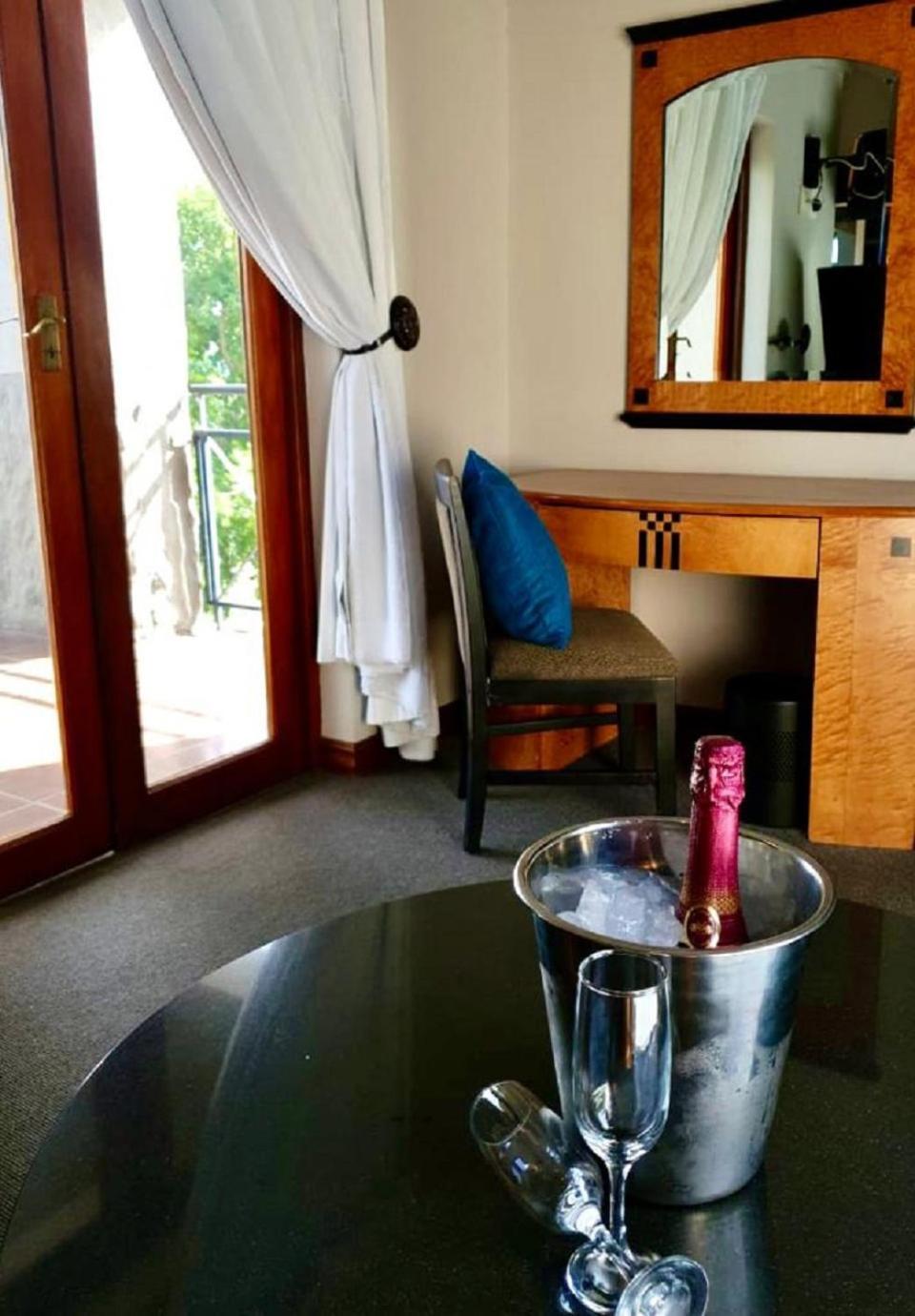 Villa Paradiso Hartbeespoort Eksteriør billede